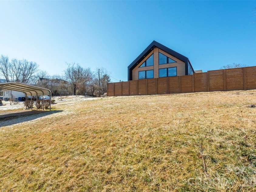 106 Scotland Street, Black Mountain, NC 28711.  MLS# CAR4344660, YatesRealty ID 4785. 