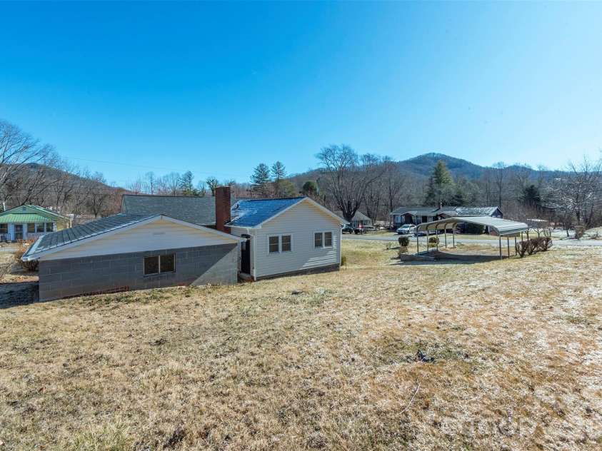 106 Scotland Street, Black Mountain, NC 28711.  MLS# CAR4344660, YatesRealty ID 4785. 