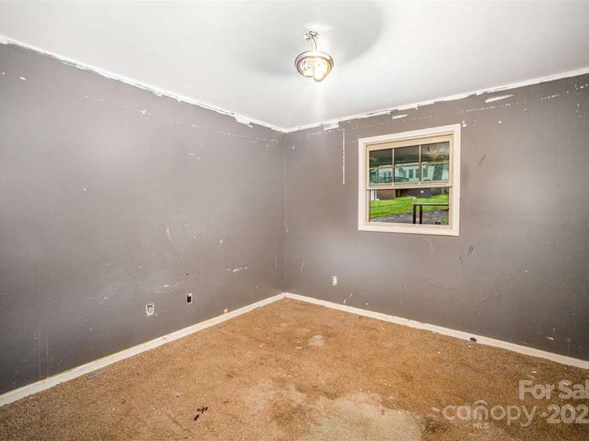 518 Westview Street, Gastonia, NC 28052.  MLS# CAR4277220, YatesRealty ID 4785. 