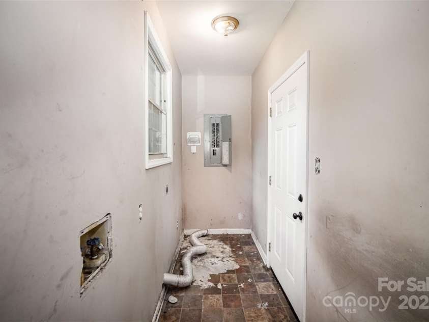 518 Westview Street, Gastonia, NC 28052.  MLS# CAR4277220, YatesRealty ID 4785. 