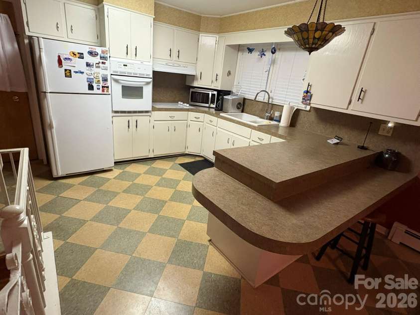 730 Harris Avenue, Valdese, NC 28690.  MLS# CAR4417829, YatesRealty ID 47851. 