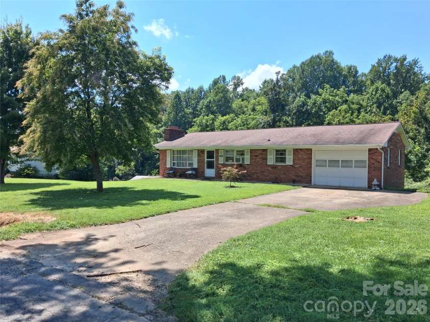 114 Ashworth Circle, Marion, NC 28752.  MLS# CAR4419710, YatesRealty ID 47852. 114 Ashworth Circle