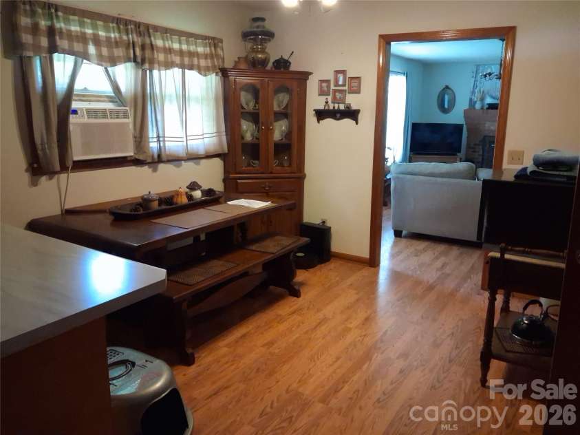 114 Ashworth Circle, Marion, NC 28752.  MLS# CAR4419710, YatesRealty ID 47852. Dining area