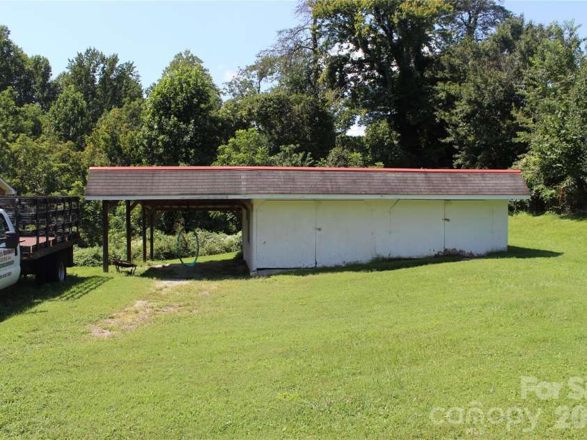 114 Ashworth Circle, Marion, NC 28752.  MLS# CAR4419710, YatesRealty ID 47852. Garage