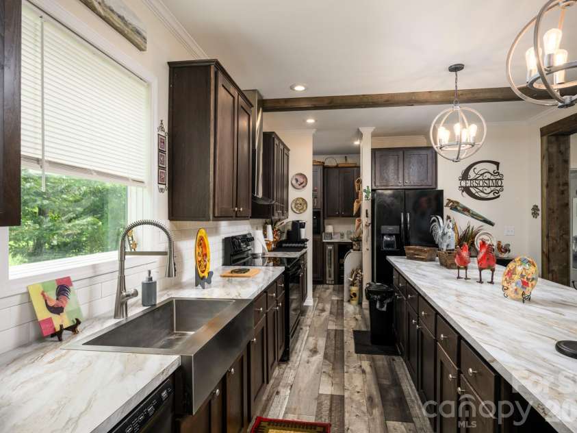 324 Plemmons Place, Marion, NC 28752.  MLS# CAR4419636, YatesRealty ID 47855. 