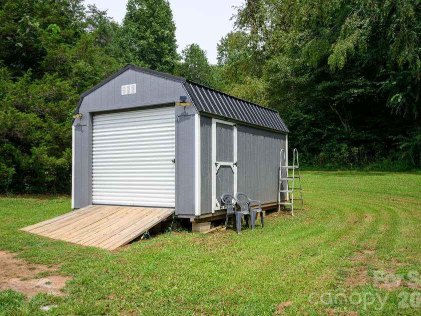 324 Plemmons Place, Marion, NC 28752.  MLS# CAR4419636, YatesRealty ID 47855. 