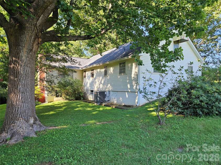 5086 Burkemont Road, Morganton, NC 28655.  MLS# CAR4410756, YatesRealty ID 47857. 