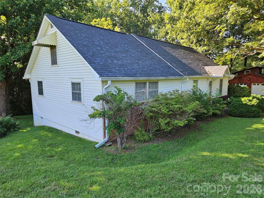 5086 Burkemont Road, Morganton, NC 28655.  MLS# CAR4410756, YatesRealty ID 47857. 