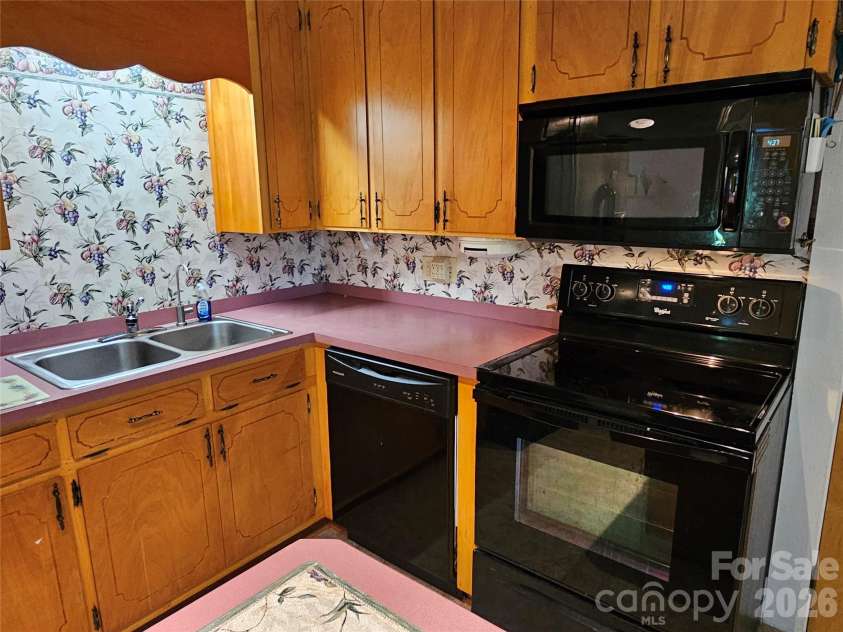 5086 Burkemont Road, Morganton, NC 28655.  MLS# CAR4410756, YatesRealty ID 47857. 