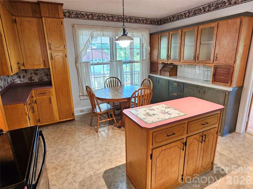 5086 Burkemont Road, Morganton, NC 28655.  MLS# CAR4410756, YatesRealty ID 47857. 