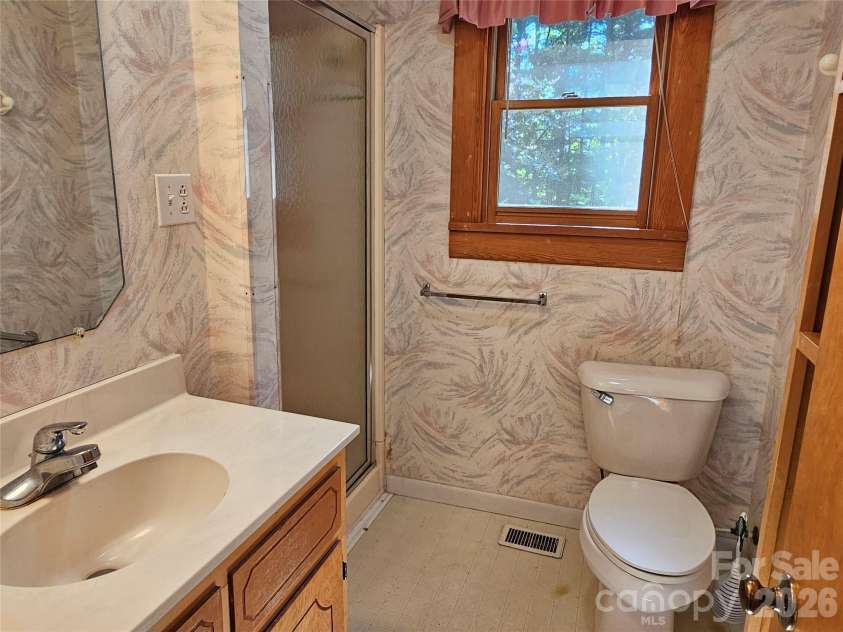 5086 Burkemont Road, Morganton, NC 28655.  MLS# CAR4410756, YatesRealty ID 47857. 
