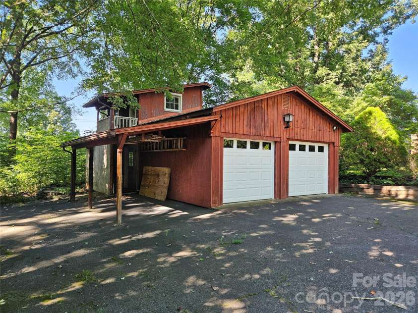 5086 Burkemont Road, Morganton, NC 28655.  MLS# CAR4410756, YatesRealty ID 47857. 