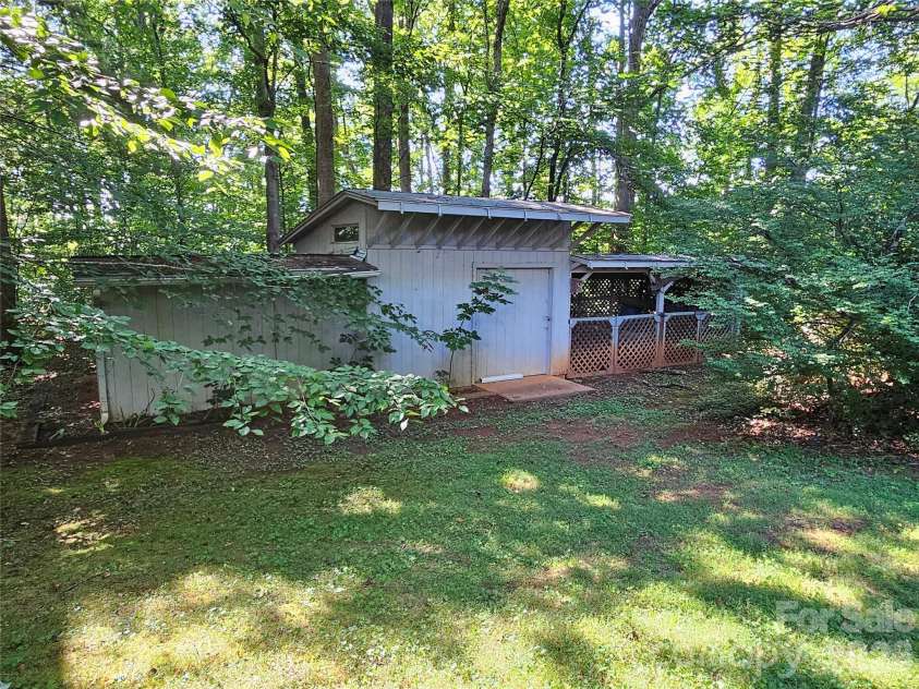 5086 Burkemont Road, Morganton, NC 28655.  MLS# CAR4410756, YatesRealty ID 47857. 