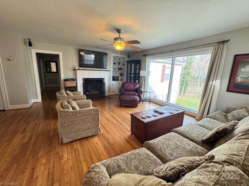 122 Arnold Avenue, Elkin, NC 28621.  MLS# CAR4241991, YatesRealty ID 4786. 