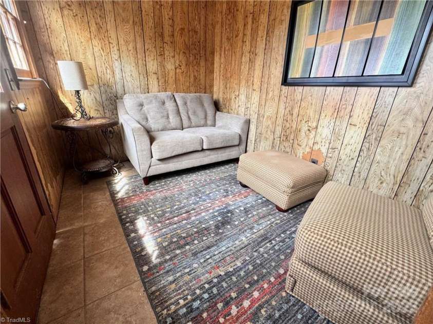 122 Arnold Avenue, Elkin, NC 28621.  MLS# CAR4241991, YatesRealty ID 4786. 