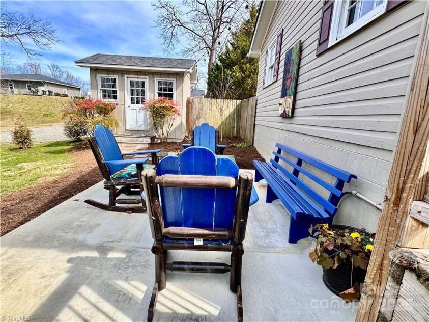 122 Arnold Avenue, Elkin, NC 28621.  MLS# CAR4241991, YatesRealty ID 4786. 