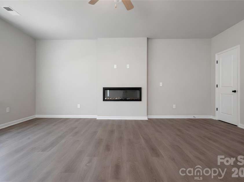 7504 Gwynne Hill Road, Charlotte, NC 28215.  MLS# CAR4327006, YatesRealty ID 4786. 