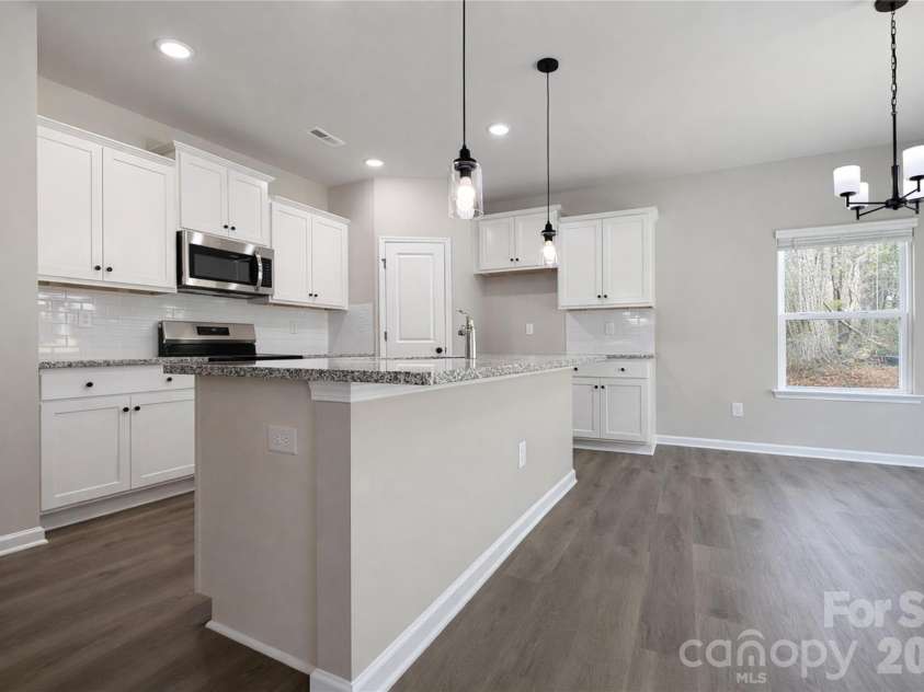 7504 Gwynne Hill Road, Charlotte, NC 28215.  MLS# CAR4327006, YatesRealty ID 4786. 