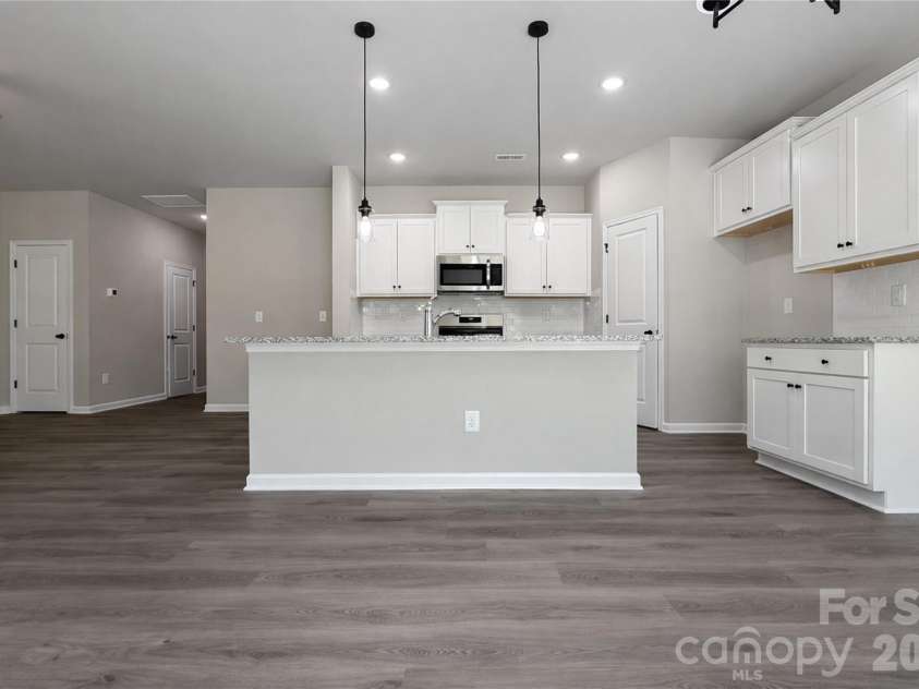 7504 Gwynne Hill Road, Charlotte, NC 28215.  MLS# CAR4327006, YatesRealty ID 4786. 