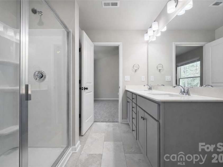 7504 Gwynne Hill Road, Charlotte, NC 28215.  MLS# CAR4327006, YatesRealty ID 4786. 
