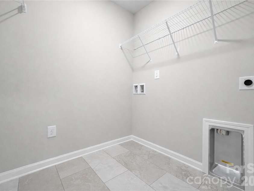 7504 Gwynne Hill Road, Charlotte, NC 28215.  MLS# CAR4327006, YatesRealty ID 4786. 