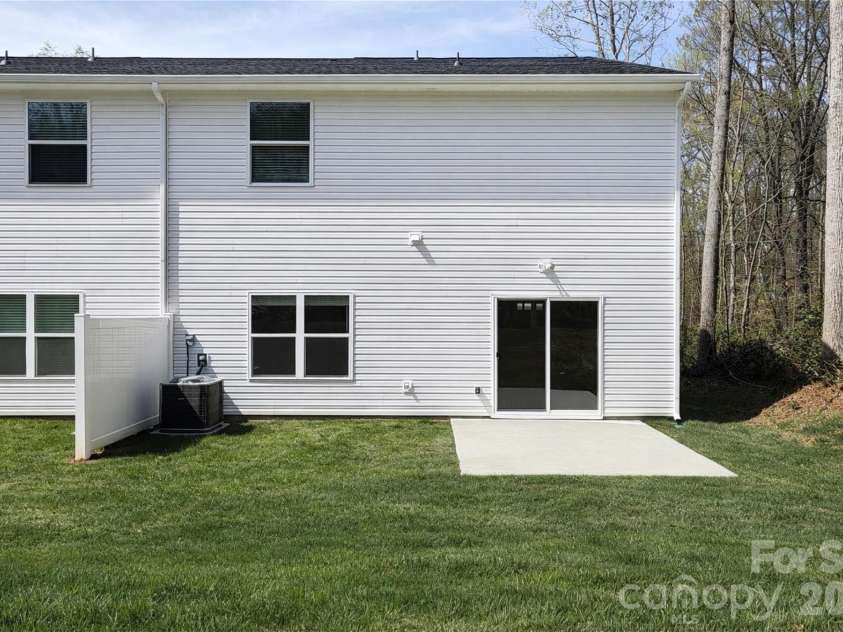 7504 Gwynne Hill Road, Charlotte, NC 28215.  MLS# CAR4327006, YatesRealty ID 4786. 