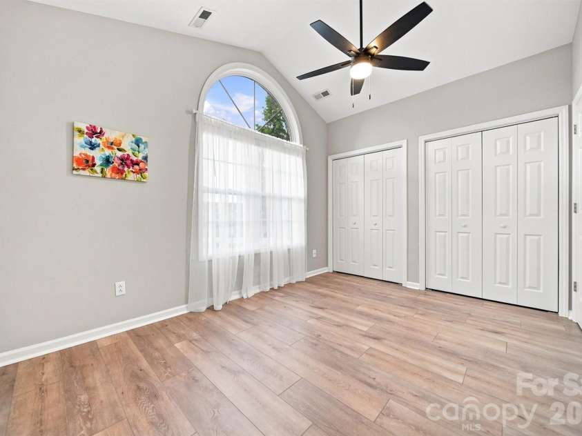 2556 23rd Street Drive, Hickory, NC 28601.  MLS# CAR4419141, YatesRealty ID 47860. 