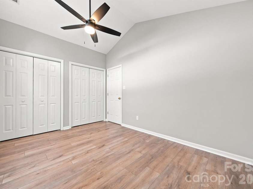2556 23rd Street Drive, Hickory, NC 28601.  MLS# CAR4419141, YatesRealty ID 47860. 