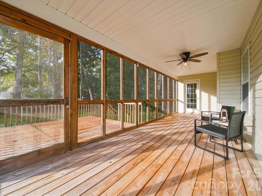 2556 23rd Street Drive, Hickory, NC 28601.  MLS# CAR4419141, YatesRealty ID 47860. 