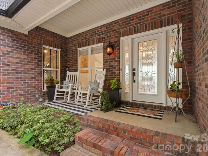 172 Mariner Pointe Lane, Mooresville, NC 28117.  MLS# CAR4419677, YatesRealty ID 47863. 