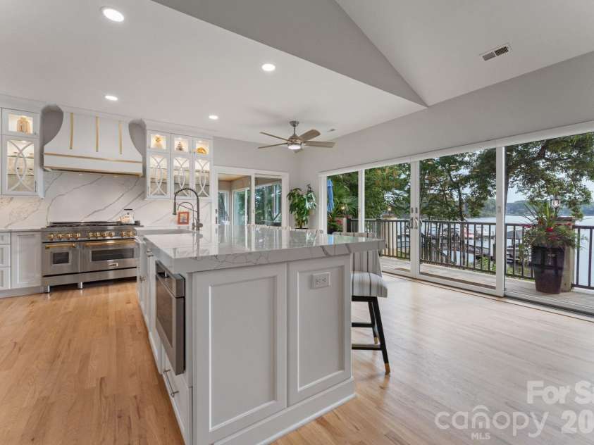 172 Mariner Pointe Lane, Mooresville, NC 28117.  MLS# CAR4419677, YatesRealty ID 47863. 