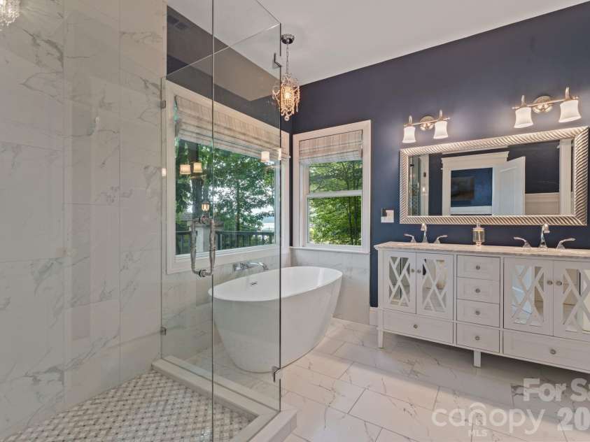 172 Mariner Pointe Lane, Mooresville, NC 28117.  MLS# CAR4419677, YatesRealty ID 47863. 