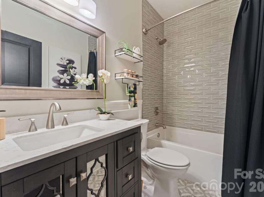 172 Mariner Pointe Lane, Mooresville, NC 28117.  MLS# CAR4419677, YatesRealty ID 47863. 