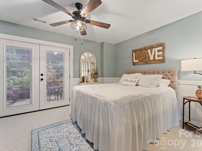 172 Mariner Pointe Lane, Mooresville, NC 28117.  MLS# CAR4419677, YatesRealty ID 47863. 