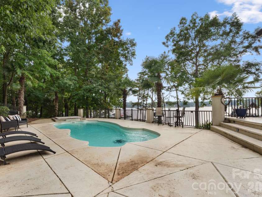 172 Mariner Pointe Lane, Mooresville, NC 28117.  MLS# CAR4419677, YatesRealty ID 47863. 