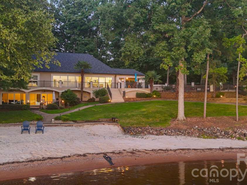 172 Mariner Pointe Lane, Mooresville, NC 28117.  MLS# CAR4419677, YatesRealty ID 47863. 