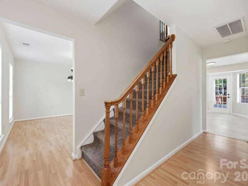 14230 Quartz Lane, Pineville, NC 28134.  MLS# CAR4419723, YatesRealty ID 47864. ENTRY FOYER