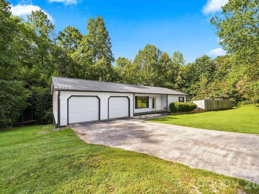2075 South Fork Drive, Morganton, NC 28655.  MLS# CAR4417735, YatesRealty ID 47866. 