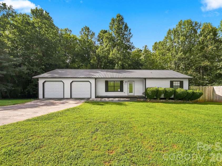 2075 South Fork Drive, Morganton, NC 28655.  MLS# CAR4417735, YatesRealty ID 47866. 