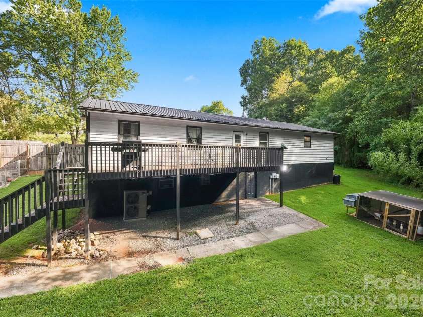 2075 South Fork Drive, Morganton, NC 28655.  MLS# CAR4417735, YatesRealty ID 47866. 