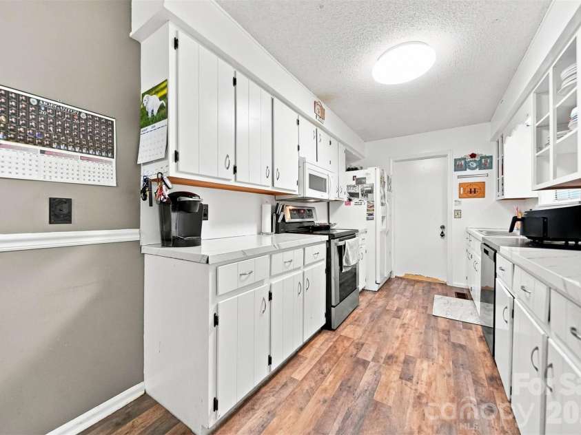2075 South Fork Drive, Morganton, NC 28655.  MLS# CAR4417735, YatesRealty ID 47866. 