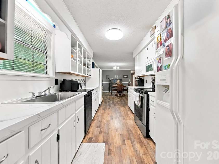 2075 South Fork Drive, Morganton, NC 28655.  MLS# CAR4417735, YatesRealty ID 47866. 