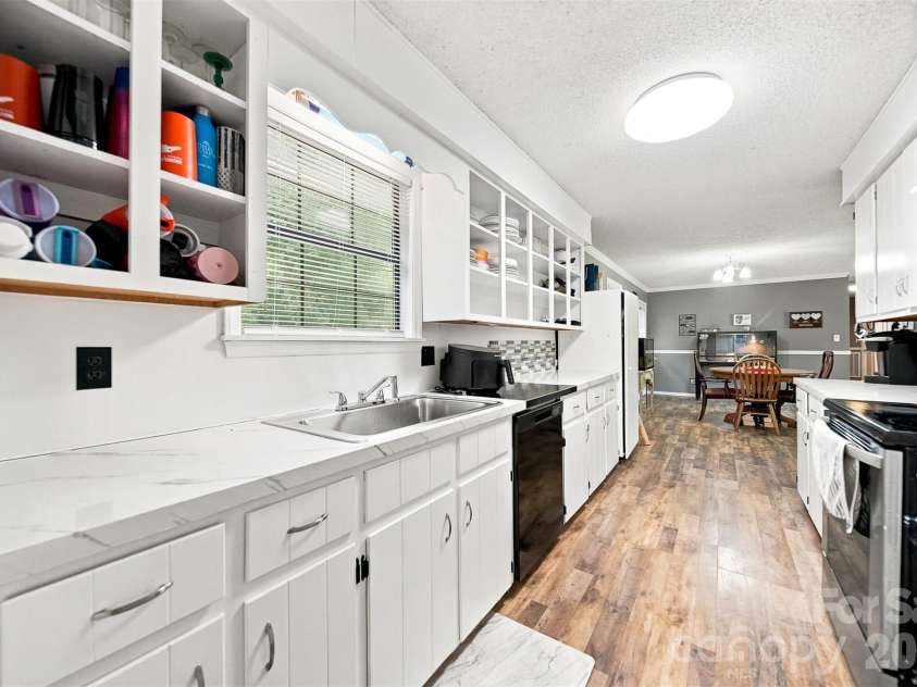 2075 South Fork Drive, Morganton, NC 28655.  MLS# CAR4417735, YatesRealty ID 47866. 