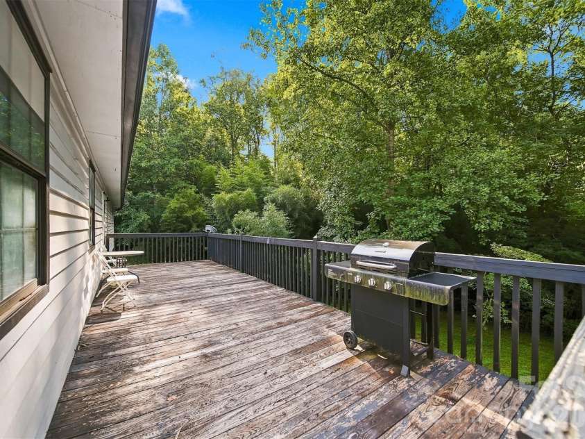 2075 South Fork Drive, Morganton, NC 28655.  MLS# CAR4417735, YatesRealty ID 47866. 