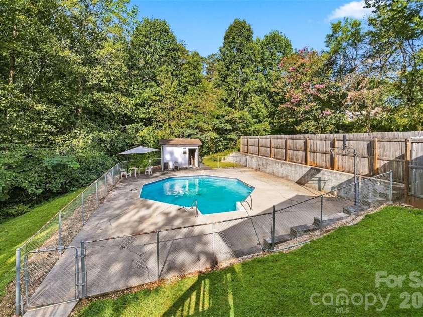 2075 South Fork Drive, Morganton, NC 28655.  MLS# CAR4417735, YatesRealty ID 47866. 