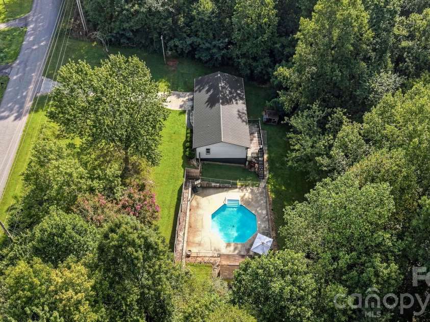 2075 South Fork Drive, Morganton, NC 28655.  MLS# CAR4417735, YatesRealty ID 47866. 