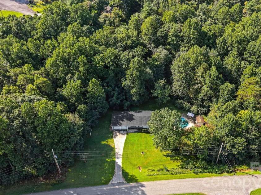 2075 South Fork Drive, Morganton, NC 28655.  MLS# CAR4417735, YatesRealty ID 47866. 