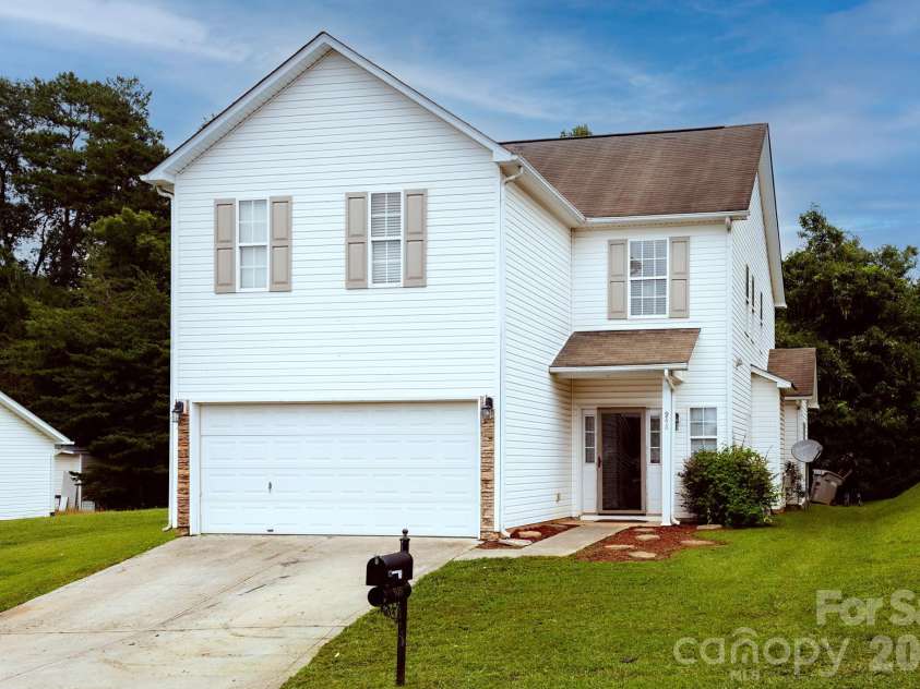948 Sundance Drive, Gastonia, NC 28054.  MLS# CAR4419219, YatesRealty ID 47867. 