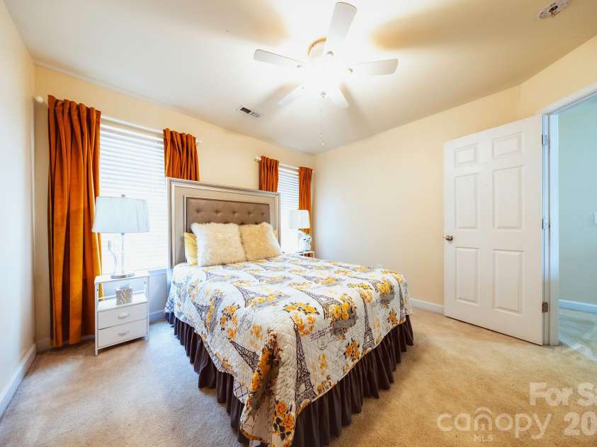 948 Sundance Drive, Gastonia, NC 28054.  MLS# CAR4419219, YatesRealty ID 47867. BR 4