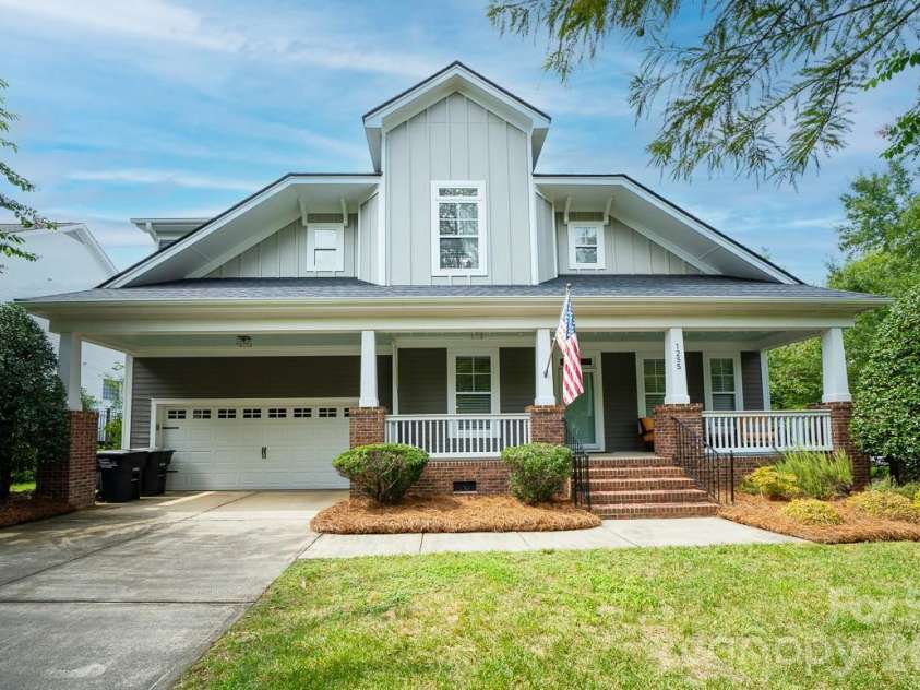 1255 Shadow Bend Drive, Tega Cay, SC 29708.  MLS# CAR4419553, YatesRealty ID 47868. 